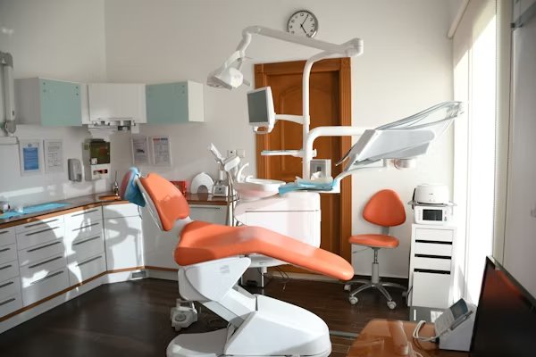 photo of a pristine dental clinic